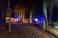 Einsatzfahrzeug der Feuerwehr am Einsatzort.