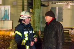 Bürgermeister Lutz Brockmann im Gespräch mit Stadtbrandmeister Peter Schmidt.