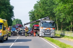 Bergung des verunfallten PKW.