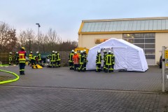 Einsatzkräfte vor Ort.