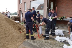 Sandsackfüllstation in Betrieb - über 100 Tonnen Sand wurden abgefüllt.