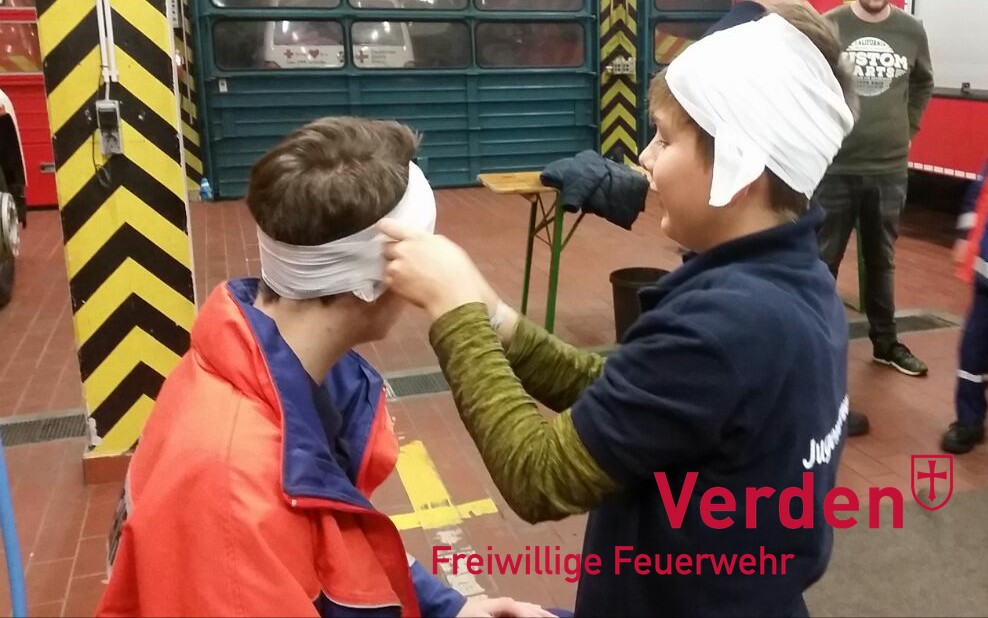 ...und das Anlegen von Verbänden stand auf dem Stundenplan.