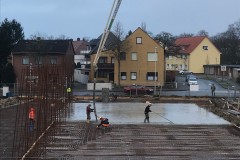 29.11.2016 - Fortlaufende Bauarbeiten, gießen der Sole.