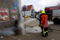 Einsatzkräfte an der Einsatzstelle.