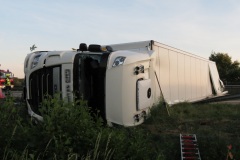 Der verunfallte LKW auf der BAB 27.
