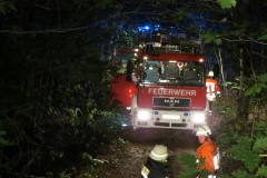 Tanklöschfahrzeuge warten auf ihren Einsatz.