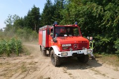 Mit Tanklöschfahrzeugen wurde das Wasser zur Brandstelle gebracht.