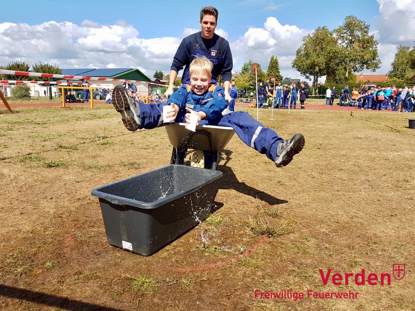 Geschicklichkeit und Wissen wurden beim Kreis-Spiel ohne Grenzen von den Kindern und Jugendlichen gefordert.