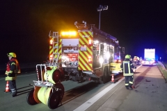 Die Ortsfeuerwehr Verden im Einsatz auf der Autobahn.