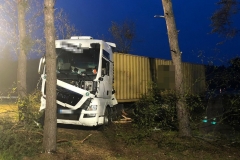 Der verunfallte LKW auf der BAB 27