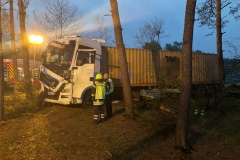 Der verunfallte LKW auf der BAB 27