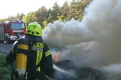 Löscharbeiten unter Atemschutz.