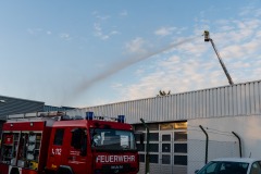 Riegelstellung über die Drehleiter.