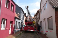 Blick in die Kirchstraße mit der Drehleiter.