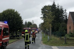Einsatzkräfte an der Einsatzstelle.