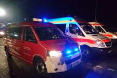 Einsatzfahrzeuge an der Einsatzstelle.