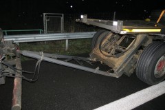 Schäden an den beteiligten Fahrzeugen.