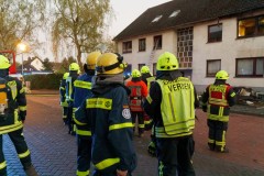 Ein Baufachberater des örtlichen THW Ortsverbandes begutachtete die Statik des betroffenen Gebäudeteils.
