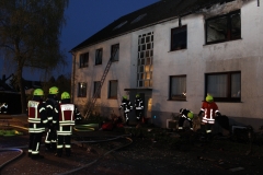 Die Nachlöscharbeiten zogen sich bis spät in den Abend hinein.