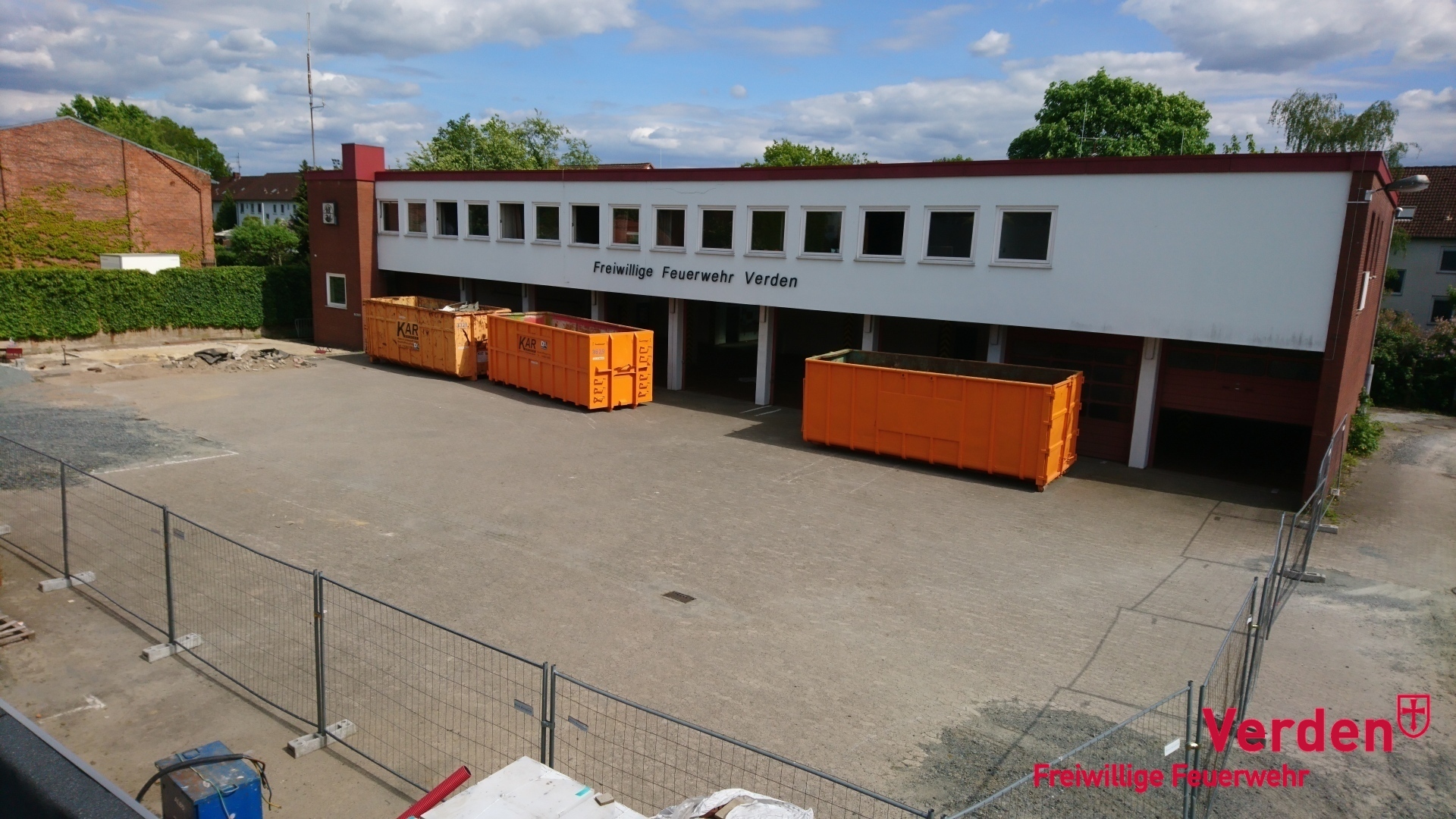 Blick auf das Feuerwehrhaus kurz vor dem Abriss (Mai 2020).