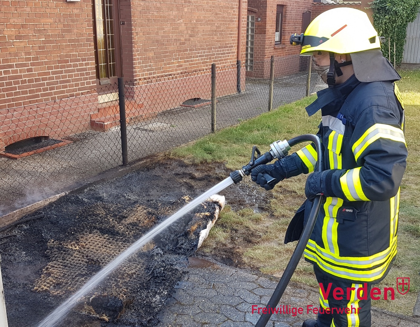Die Feuerwehr musste lediglich Nachlöscharbeiten durchführen.