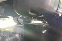 Diesel aus einem Leck geschlagenen Kraftstofftank eines LKW musste am Freitagnachmittag aufgenommen werden.