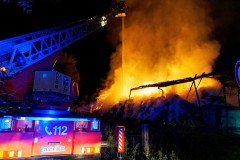 Bereits in Vollbrand stand am Sonntagmorgen eine Scheune bei Eintreffen der ersten Einsatzkräfte in Dörverden-Westen.