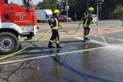 Reinigungsarbeiten an der Kreuzung Hönisch.