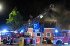 Einsatzfahrzeuge in der Bahnhofsstraße.