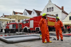 Einsatzkräfte in der Großen Straße.