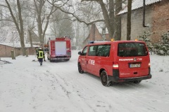 Einsatzkräfte der Ortsfeuerwehr Eitze vor Ort.