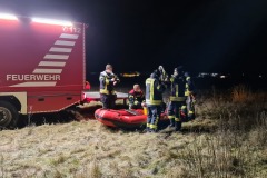 Der Einsatz des Bootes wird vorbereitet.