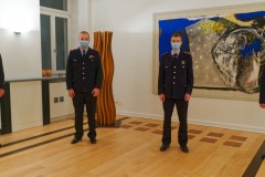 Das neue Führungsduo der Waller Ortsfeuerwehr – Henning Paul und Niklas Hemmje (Mitte v.l.) im Beisein der Vorgänger.