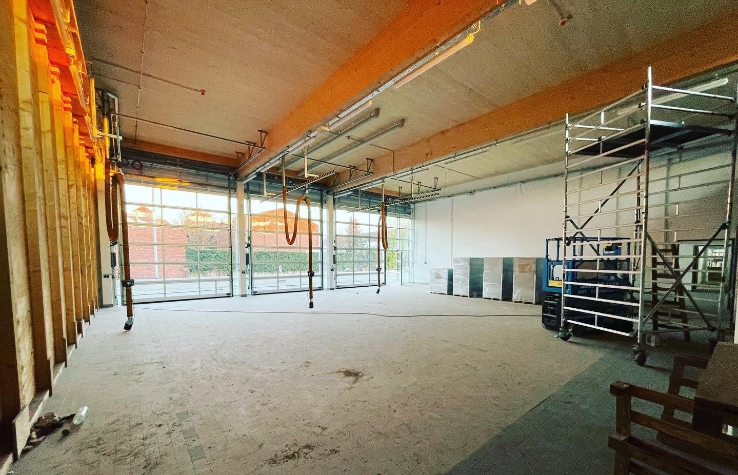 11.12.2021 - Weitere Stellplätze für Einsatzfahrzeuge im Neubau.