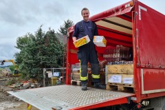 Verteilung von Hilfsgütern in der Gemeinde Altenahr.