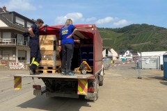 Einsatzkräfte aus Hönisch-Hutbergen, Kelberg und Verden auf Versorgungsfahrt im Ahrtal.