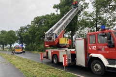 Überörtliche Unterstützung mit der Drehleiter in Morsum.