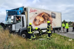 Einer der am Unfall beteiligten LKW. Einer der am Unfall beteiligten LKW.