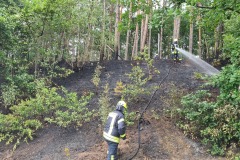 Nachlöscharbeiten von der Autobahn aus.