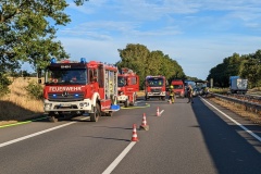 Einsatzfahrzeuge vor Ort.