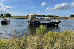 Das auf Grund gelaufene Boot.