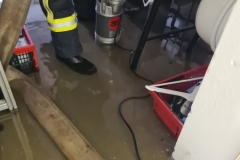 Nach einem technischen Defekt war ein Keller überschwemmt.