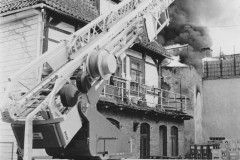 Die Drehleiter im Einsatz.