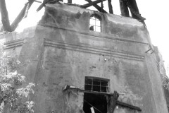 Die ausgebrannte Mühle. (Foto: Bildarchiv Ortsfeuerwehr Verden)