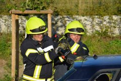 Thementag Verkehrsunfallrettung bei den Waller Feuerwehrfrauen.