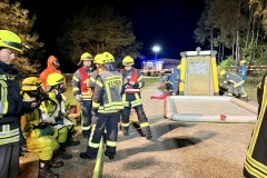 Einsatzkräfte an der Einsatzstelle.