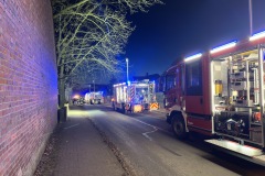 Fahrzeuge an der Einsatzstelle. 