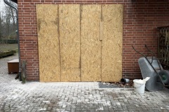 Die abgesicherte Hauswand. 