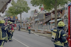 Einsatzübung auf der Domweih – ein Feuer in einem Fahrgeschäft wurde angenommen, vier vermisste Personen mussten gerettet werden.