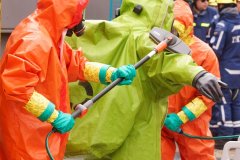 Einsatzübung Transportunfall – Dekontamination nach dem Einsatz.